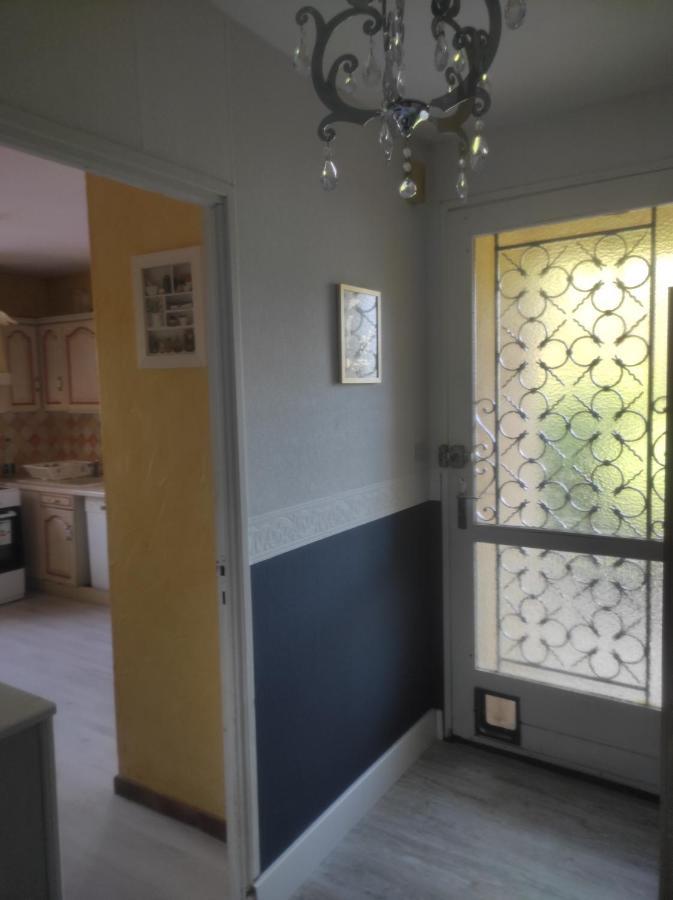 Chambre Spatieuse Avec Grand Lit. Aspet Bagian luar foto