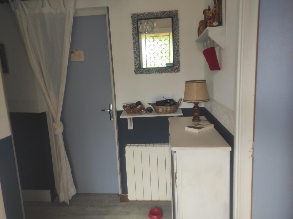 Chambre Spatieuse Avec Grand Lit. Aspet Bagian luar foto